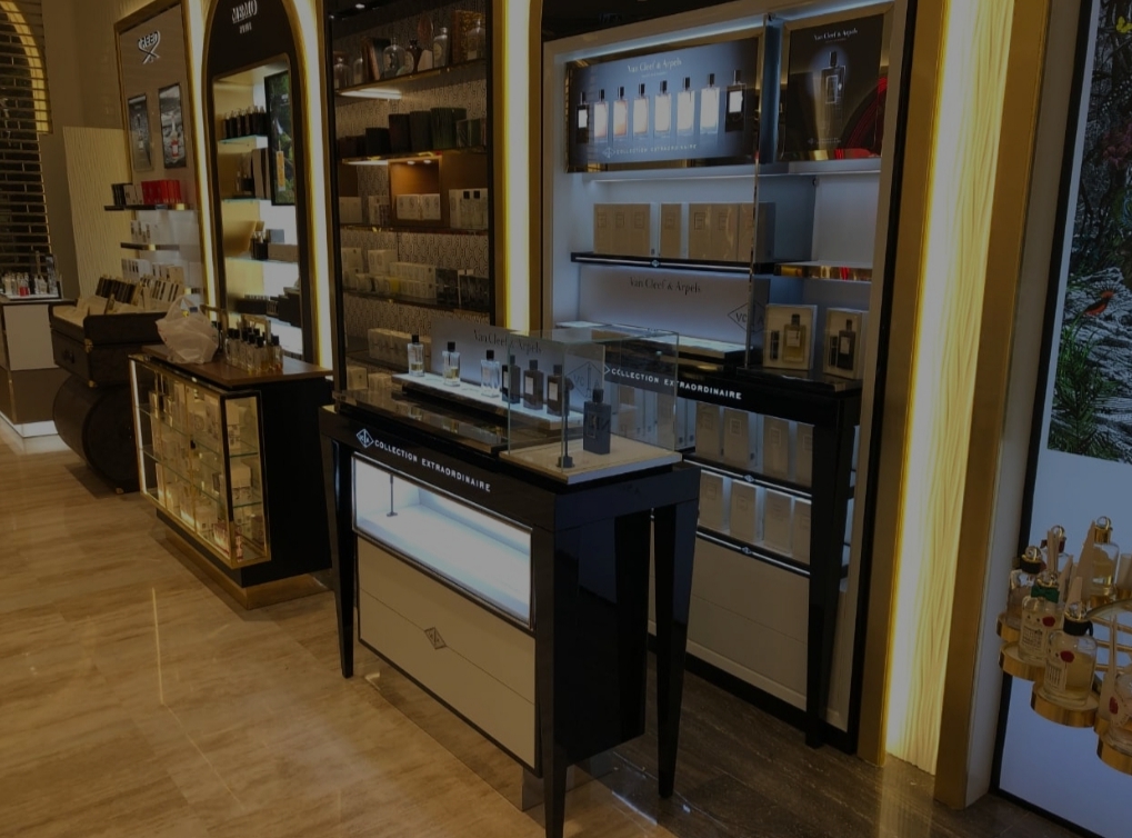 Retail kiosk interior